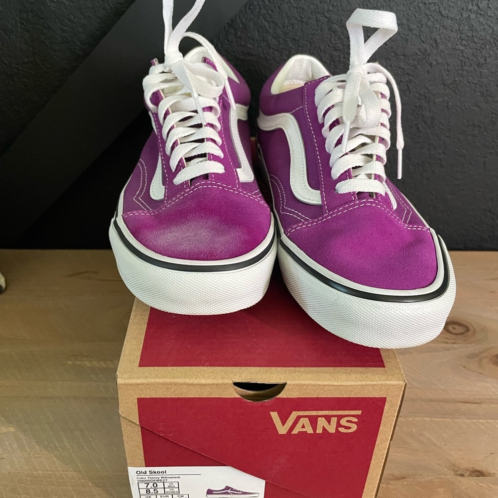 New Vans Old Skool Women - Purple and White Suede & Canvas - slight bleach spot